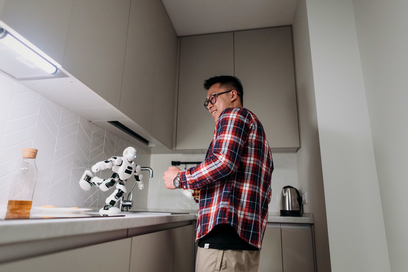 Znanstvena fantastika ili stvarnost: Emocionalni odnos čovjeka i robota